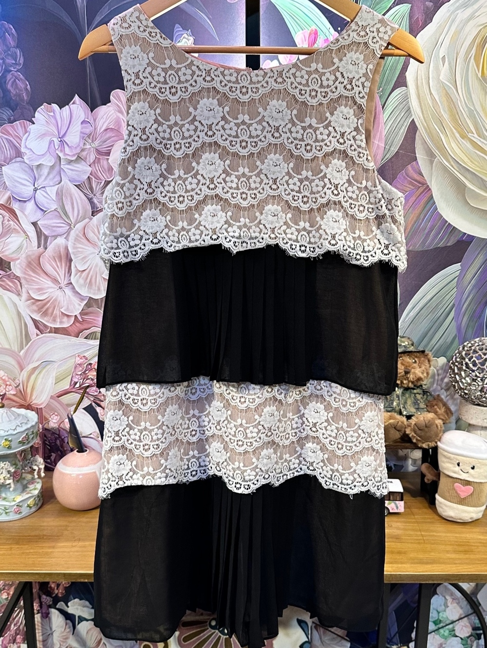 Jessica Simpson Black Ivory Lace Tiered Dress Romantic Gothic Evening Cocktail